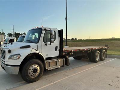 Freightliner M2 106 Flatbed Truck - Automatic