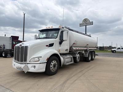 Peterbilt 579 Tri Axle Fuel & Lube Truck - Paccar, 13 Speed Endurant Automatic