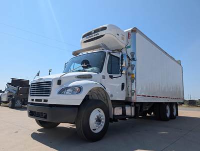 Freightliner M2 106 24 ft Refrigerated Truck - 6 Speed Automatic, Thermo King, Liftgate