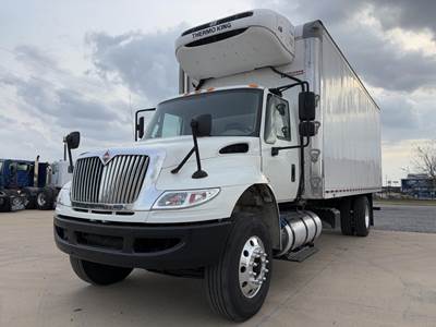 International DuraStar 4300 Refrigerated Truck - Automatic, Thermo King