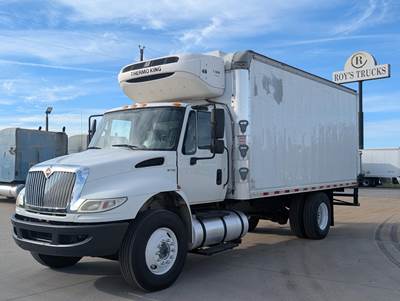 International DuraStar 4300 Refrigerated Truck - Automatic, Thermo King