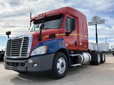 Freightliner Cascadia 113 Sleeper Semi Truck - Mid Roof Sleeper, Detroit, Automatic
