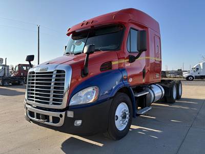 Freightliner Cascadia 125 Sleeper Semi Truck