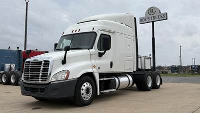 Freightliner Cascadia 125 Sleeper Semi Truck - Mid Roof Sleeper, Detroit, Automatic