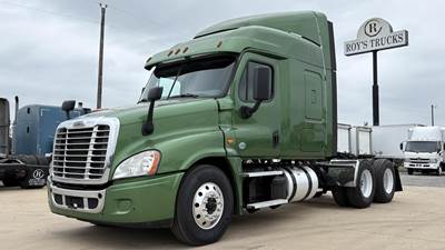 Freightliner Cascadia 125 Sleeper Semi Truck - Mid Roof Sleeper, Cummins, 10 Speed Manual