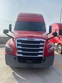 Freightliner Cascadia 126 Sleeper Semi Truck - Raised Roof Sleeper, Detroit 425HP, Amt