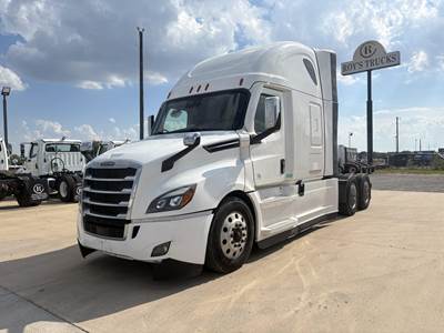 Freightliner Cascadia 126 Sleeper Semi Truck - Raised Roof Sleeper, Detroit, 6 Speed Dt12 Amt