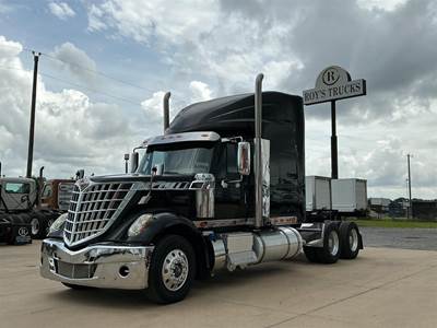 International LoneStar Sleeper Semi Truck - Raised Roof Sleeper, Cummins, 18 Speed Manual
