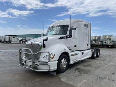 Kenworth T680 Sleeper Semi Truck - Mid Roof Sleeper, Cummins 450HP, 12 Speed Amt