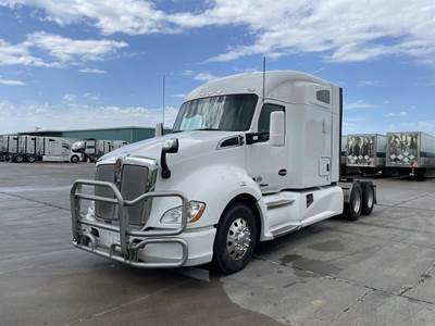 Kenworth T680 Sleeper Semi Truck - Mid Roof Sleeper, Cummins 450HP, 12 Speed Amt