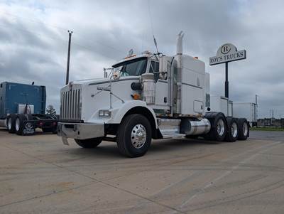 Kenworth T800 Tri Axle Sleeper Semi Truck - Mid Roof Sleeper, Cummins, 18 Speed Manual