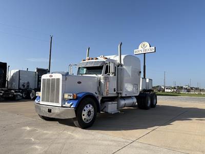 Peterbilt 379EXHD Sleeper Semi Truck - Flat Top Sleeper, Caterpillar 500HP, 13 Speed Manual