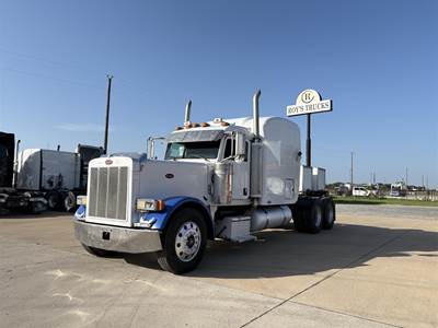 Peterbilt 379EXHD Sleeper Semi Truck - Flat Top Sleeper, Caterpillar 500HP, 13 Speed Manual