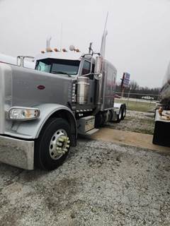 Peterbilt 389 Sleeper Semi Truck - Flat Top Sleeper, Cummins, 13 Speed Manual