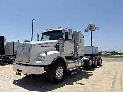 Western Star 4900 Tri Axle Sleeper Semi Truck - Flat Top Sleeper, Detroit 560HP, 18 Speed Manual