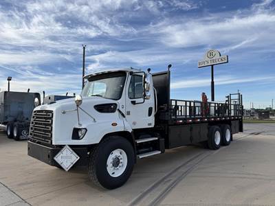 Freightliner 114SD Tandem Axle Stake Bed Truck - Manual