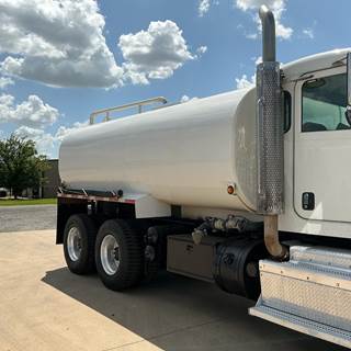 Peterbilt 367 4000 Gallon Water Truck - Cummins 500HP, 13 Speed Automatic