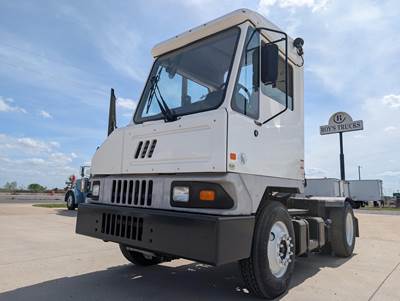 Kalmar Ottawa T2 Yard Spotter Truck - Cummins