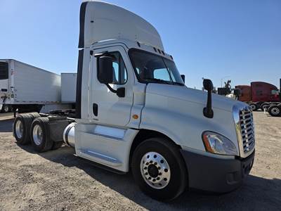 Freightliner Cascadia 116 Day Cab Truck - Detroit, 12 Speed Dt12 Automatic