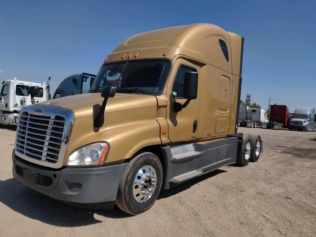 2015 Freightliner Cascadia 125 Evolution Sleeper Semi Truck Detroit