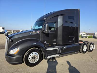 Kenworth T680 Sleeper Semi Truck - Raised Roof Sleeper, Cummins, Automatic