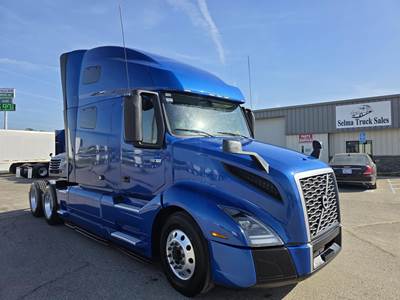 Volvo VNL42T760 Sleeper Semi Truck - Raised Roof Sleeper, D13, 12 Speed I Shift Automatic