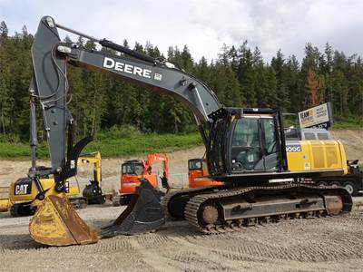 John Deere 300G LC Excavator