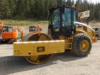 Caterpillar CS66B Smooth Drum Roller Compactor