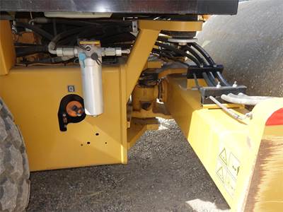 2016 Caterpillar CS66B Smooth Drum Roller Compactor For Sale, 1,400 ...