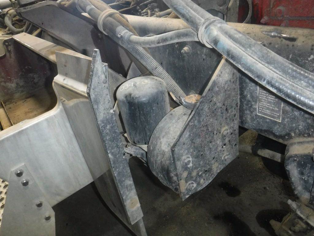 2005 Kenworth T600 / T800 / W900 Air Dryer for a Kenworth W900 For Sale