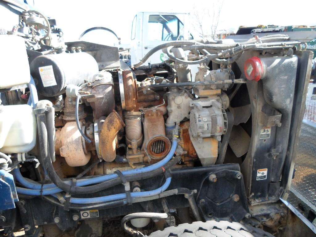 Caterpillar C15 Alternator for a 2005 PETERBILT 378