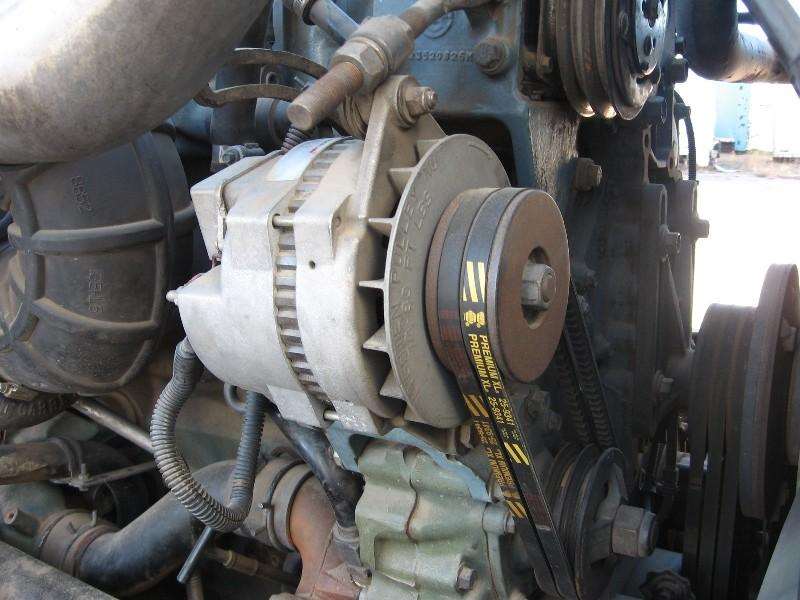 Detroit Series 60 Alternator for a 1999 Freightliner FLD120 For Sale