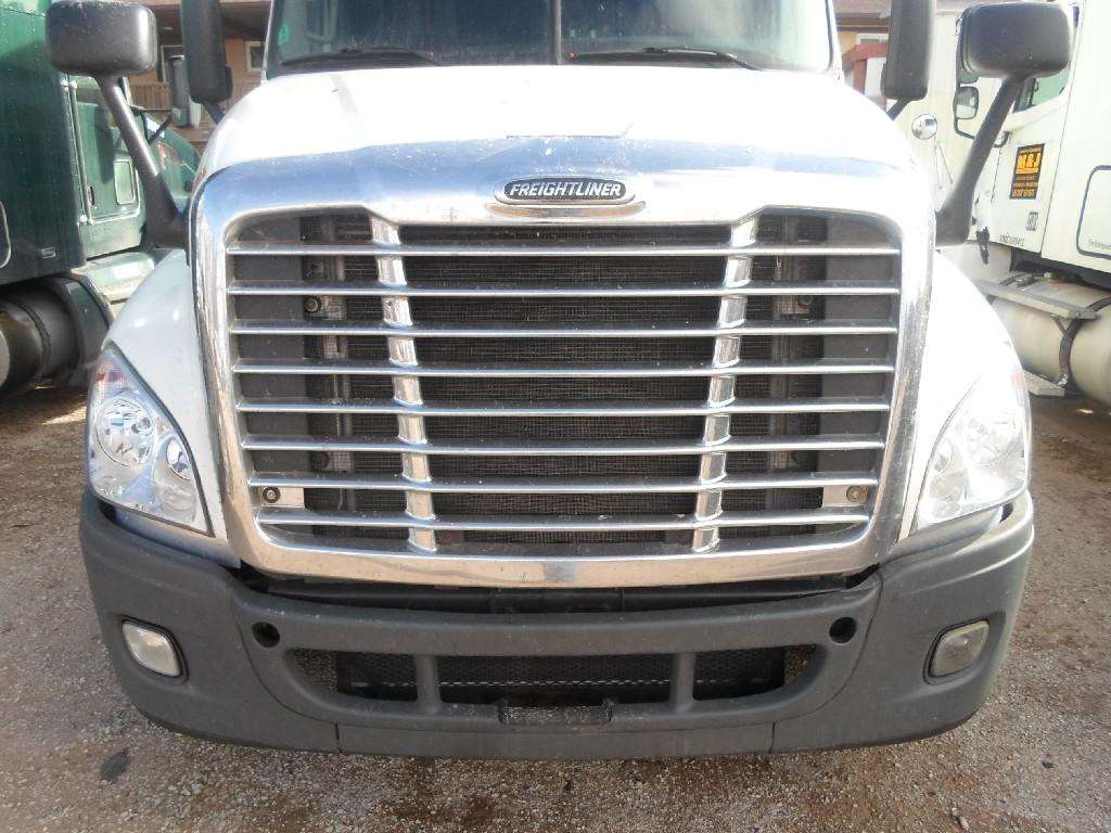 2009 Freightliner Cascadia Front Bumper Assembly For Sale Hudson, CO