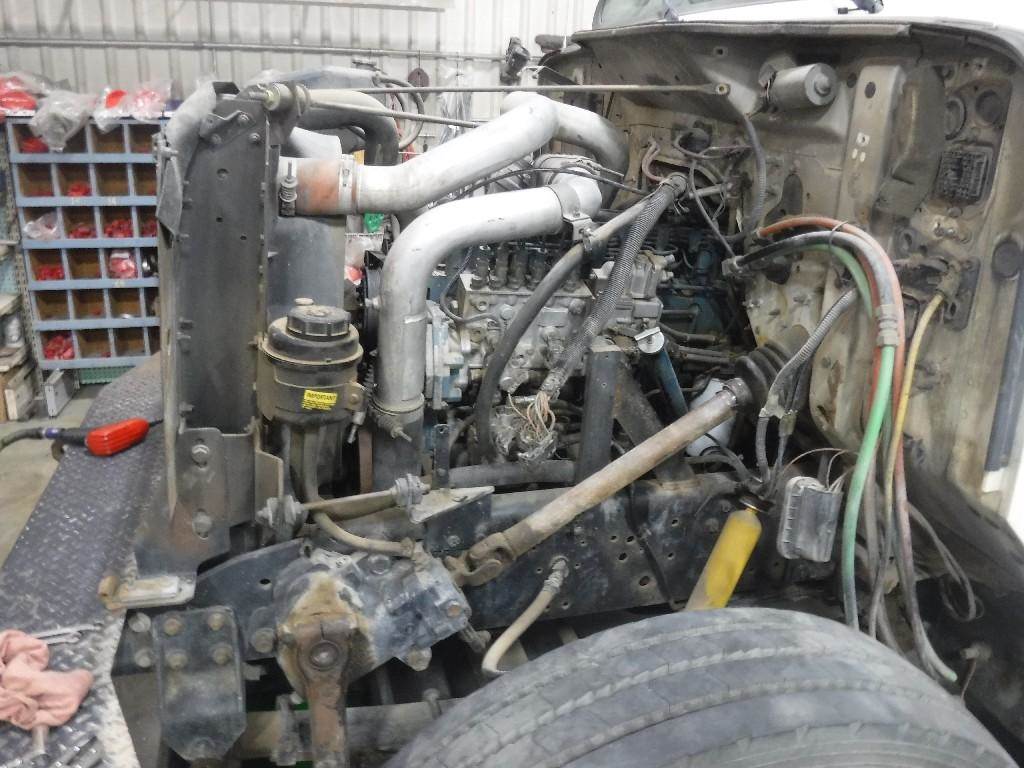 International DT466 Air Compressor for a 1995 INTERNATIONAL 4900