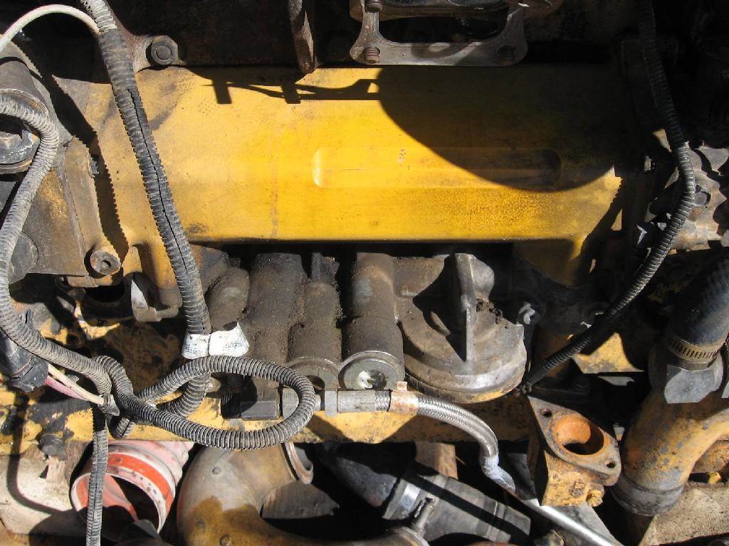 2007 Caterpillar C13 Engine Oil Cooler for a Kenworth T800 For Sale