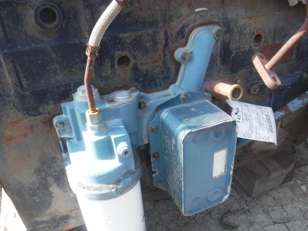2006 International DT466E Engine Oil Cooler for a International 4300