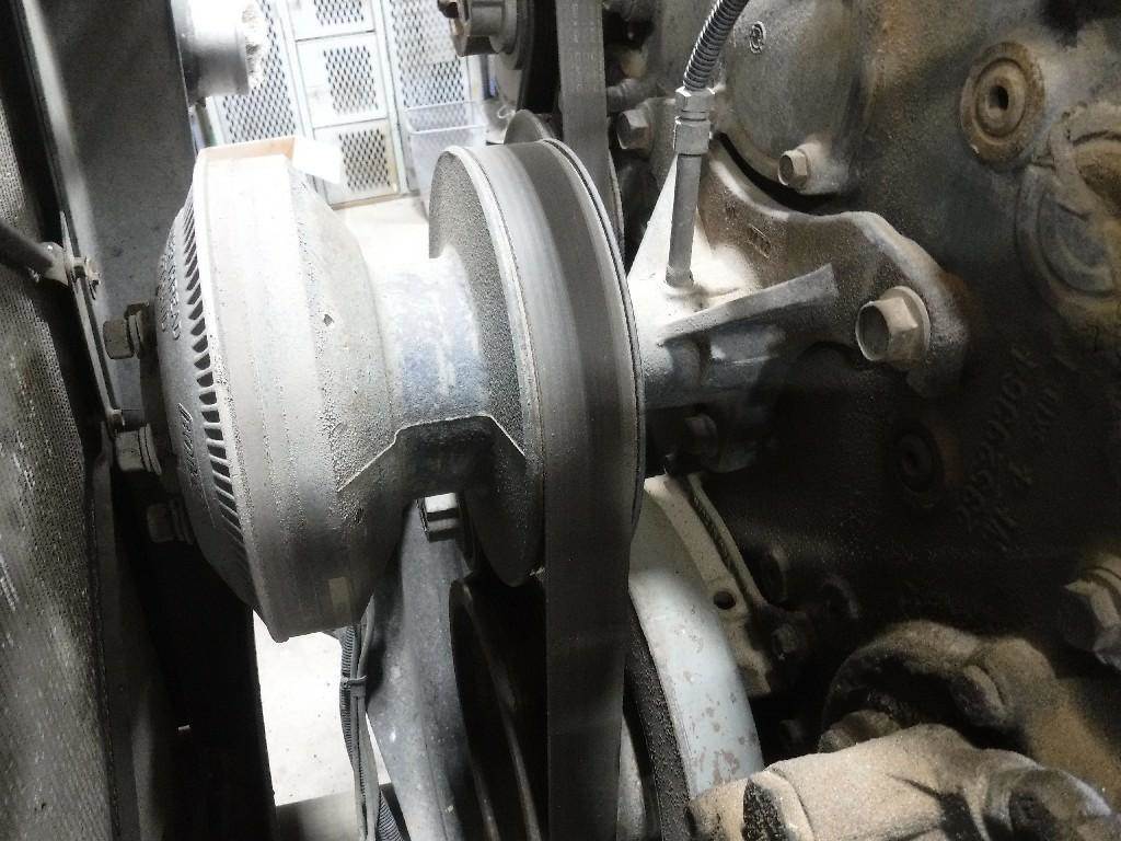 Detroit Series 60 12.7L Fan Clutch for a 2006 Freightliner CST120