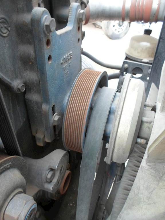 Detroit Series 60 12.7L Fan Clutch for a 2005 Freightliner CST120