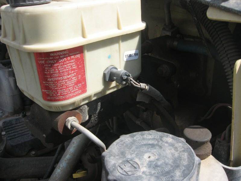 GMC C4500C8500 Power Brake Booster for a 2003 GMC Medium C5500 For