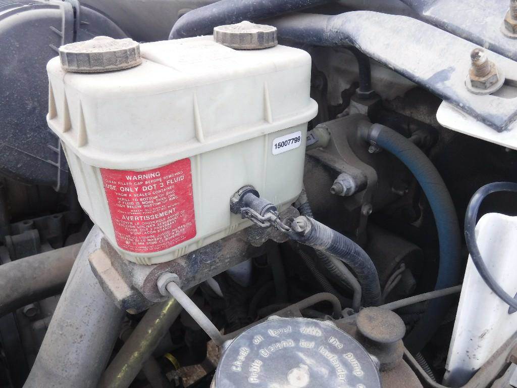 GMC C4500C8500 Power Brake Booster for a 2003 GMC Medium C5500 For