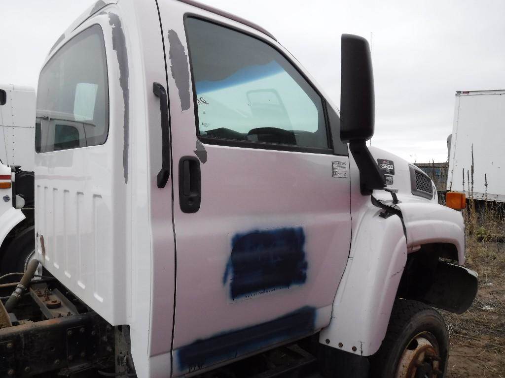 GMC C4500 / C5500 / C6500 / C7500 Side View Mirror for a 2007 GMC -