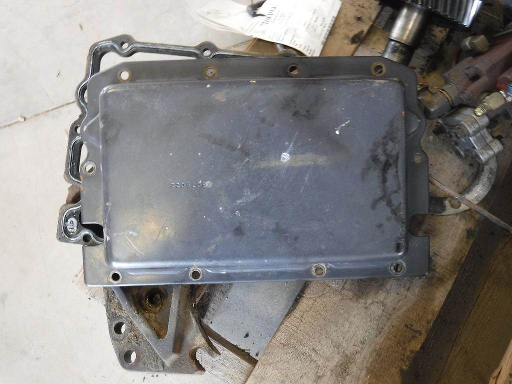 Cummins N14 Valve Cover for a 1998 Ford 9513 For Sale Hudson, CO