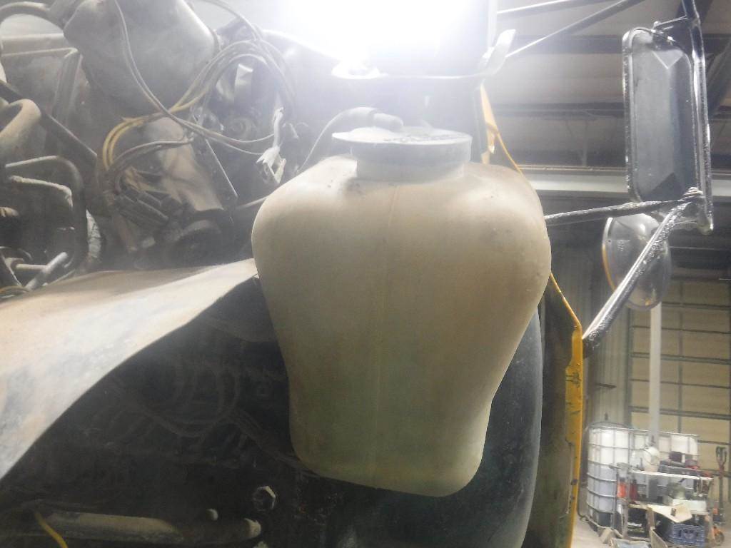 1986 GMC CSER Windshield Washer Reservoir for a GMC Medium C7000 For