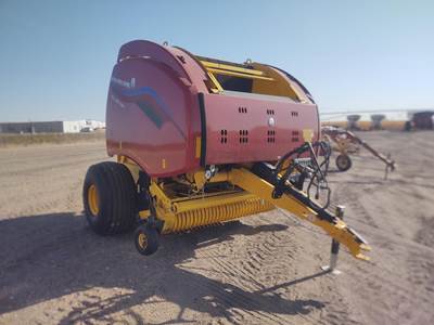 New Holland ROLL-BELT 560 Dry Manure Spreader