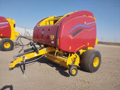 New Holland ROLL-BELT 560 Dry Manure Spreader