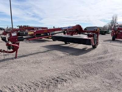 New Holland DISCBINE 313 Pull-Type Mower Conditioner/Windrower