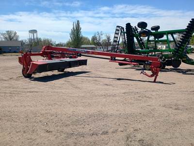 New Holland DISCBINE 316 Pull-Type Mower Conditioner/Windrower
