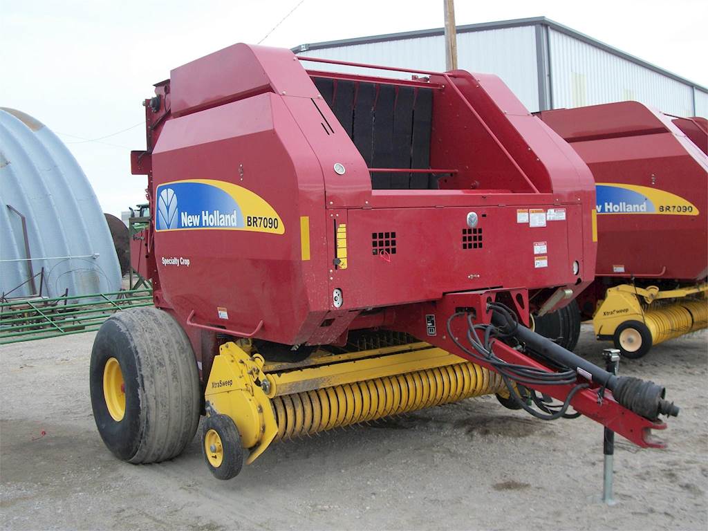 2013 New Holland BR7090 Round Baler