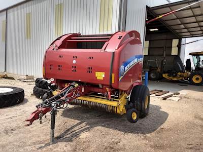 New Holland ROLL-BELT 560 Round Baler
