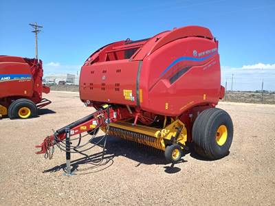 New Holland ROLL-BELT 560 Round Baler